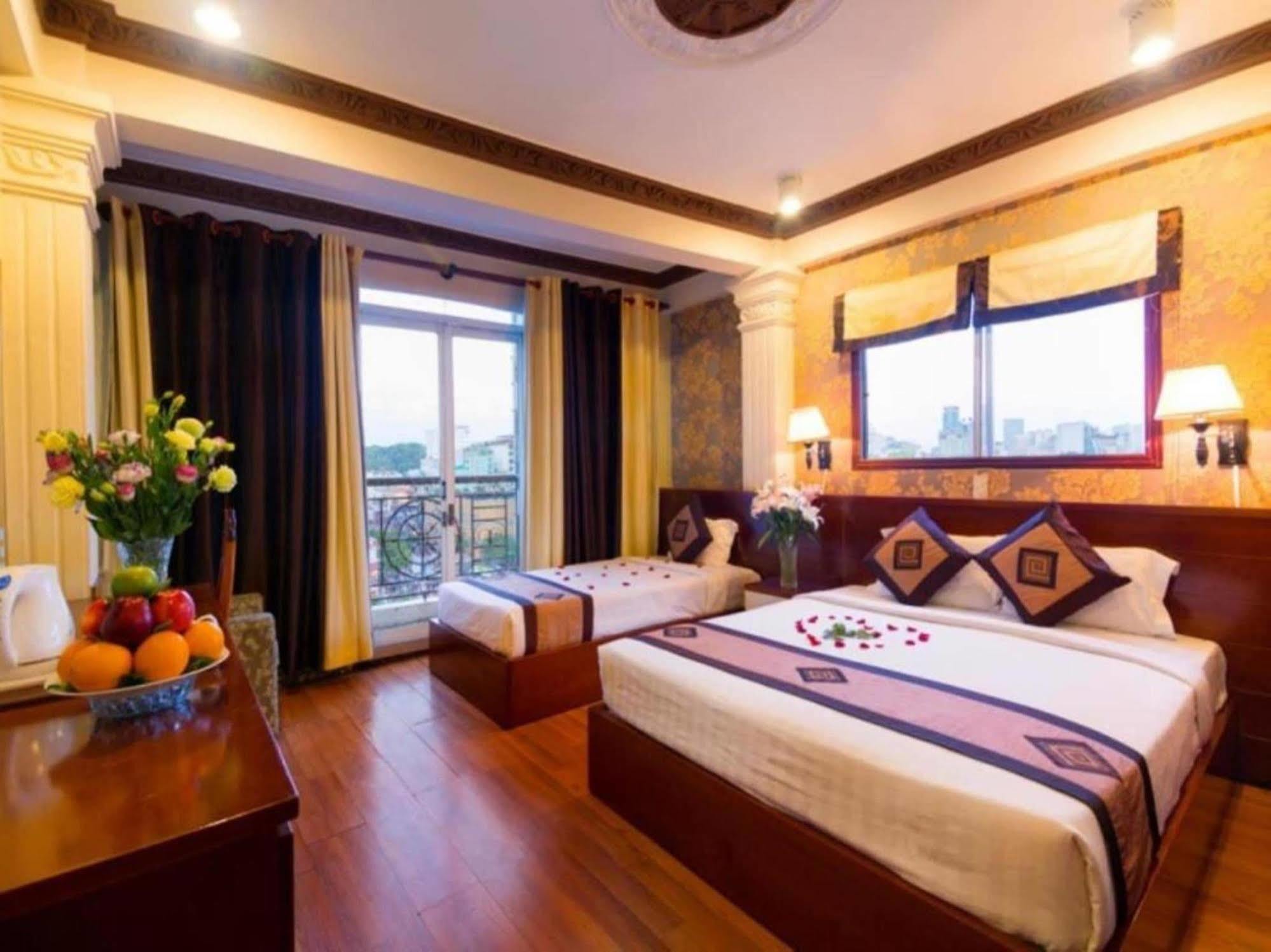 Cosmo Square Hotel Thành Pho Ho Chí Minh Esterno foto