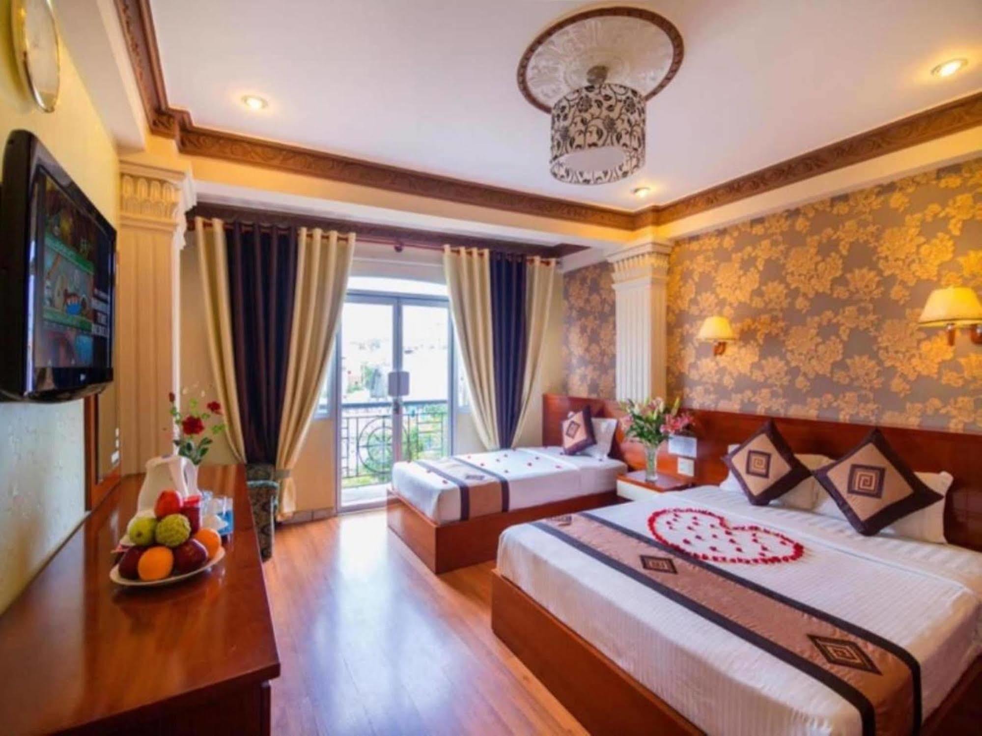 Cosmo Square Hotel Thành Pho Ho Chí Minh Esterno foto